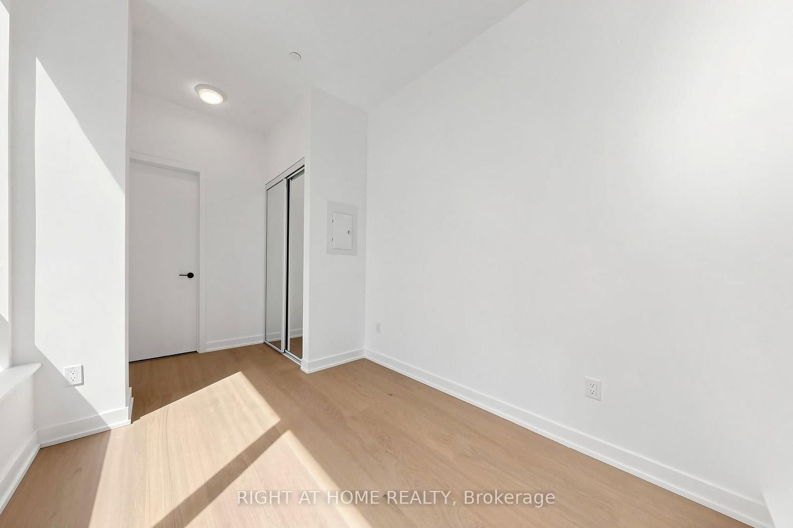 91 Montclair Avenue, Unit 832 thumbnail 19