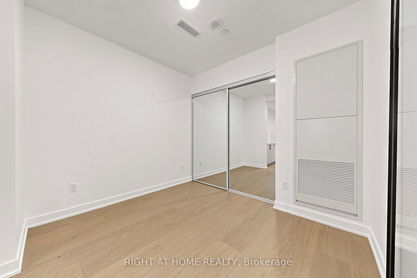 91 Montclair Avenue, Unit 832 thumbnail 25