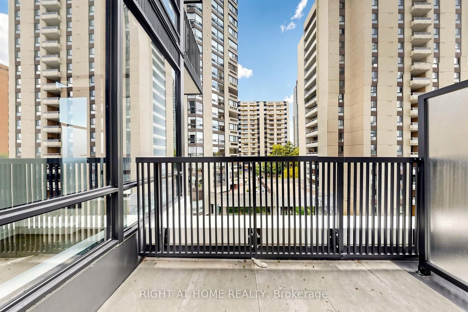 91 Montclair Avenue, Unit 832 thumbnail 33