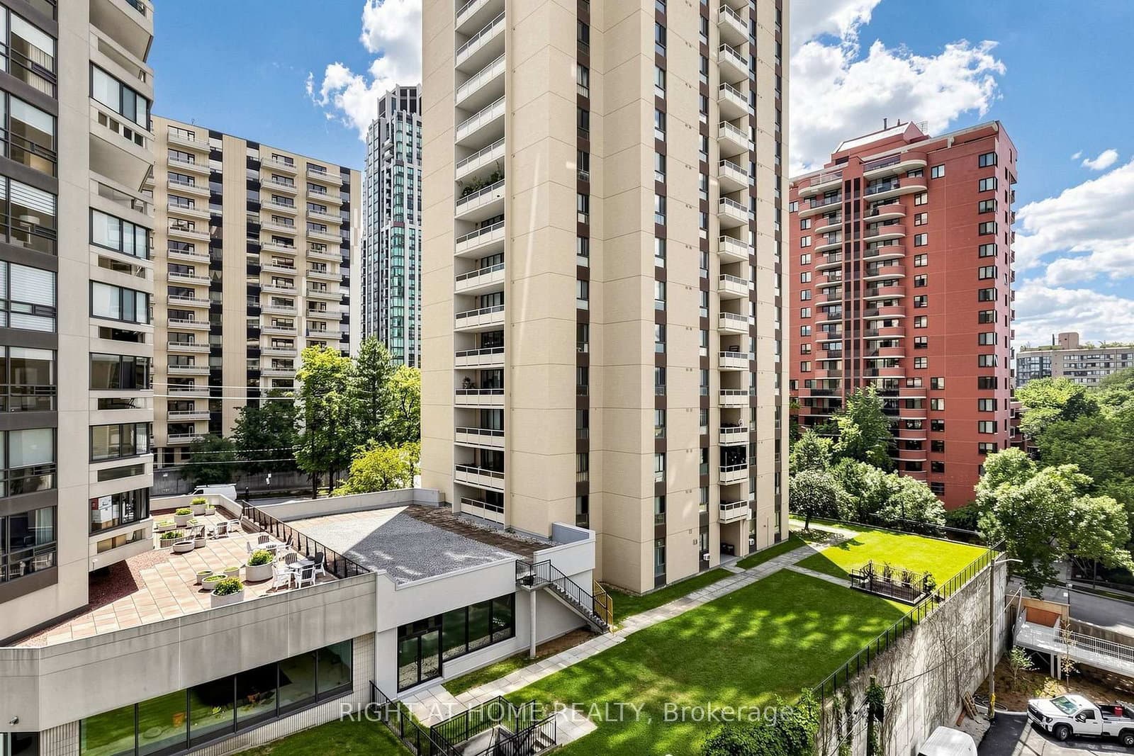 91 Montclair Avenue, Unit 832 thumbnail 35