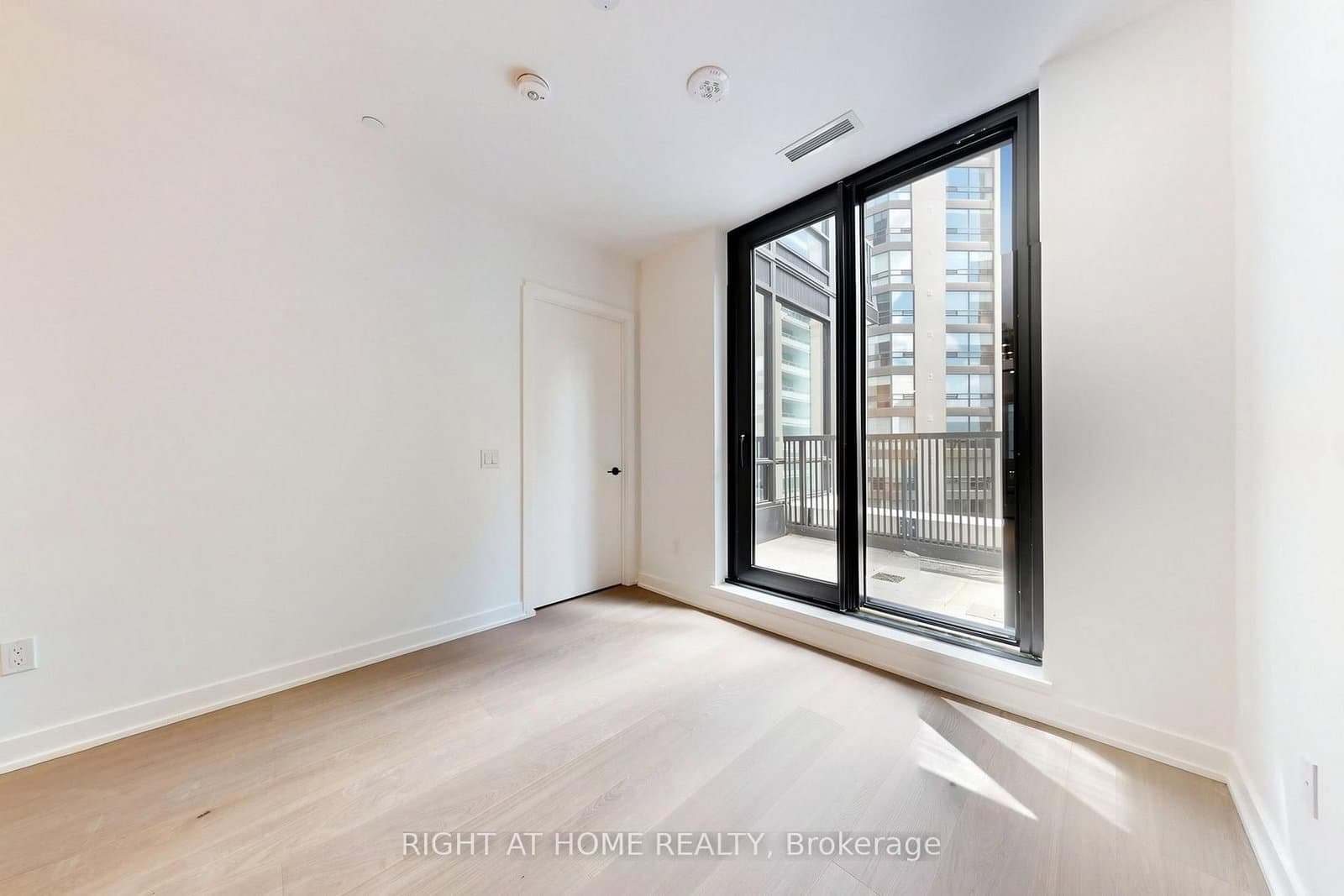 91 Montclair Avenue, Unit 832 thumbnail 8