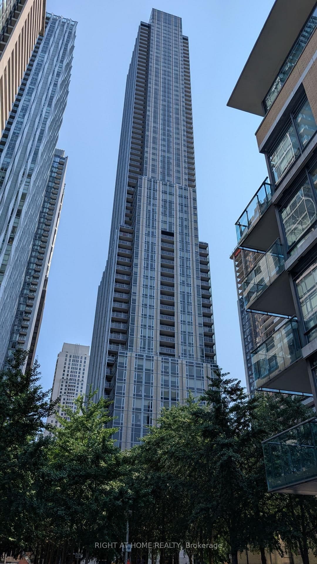 11 Yorkville Avenue, Unit 1108