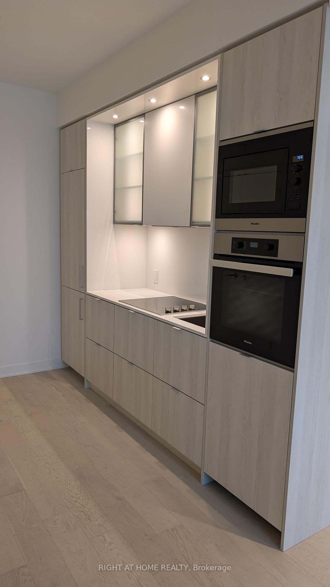 11 Yorkville Avenue, Unit 1108 thumbnail 14