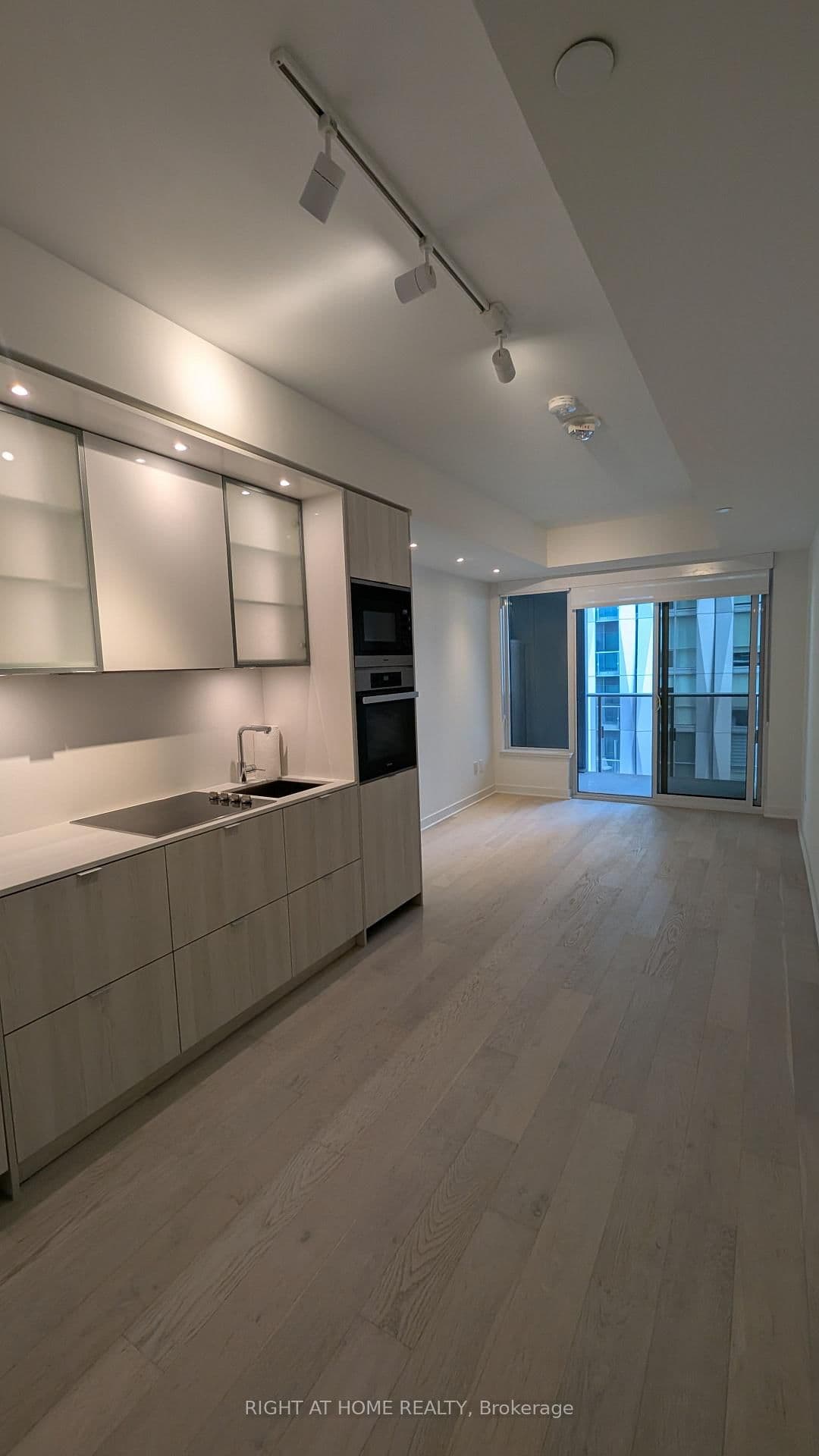 11 Yorkville Avenue, Unit 1108 thumbnail 16