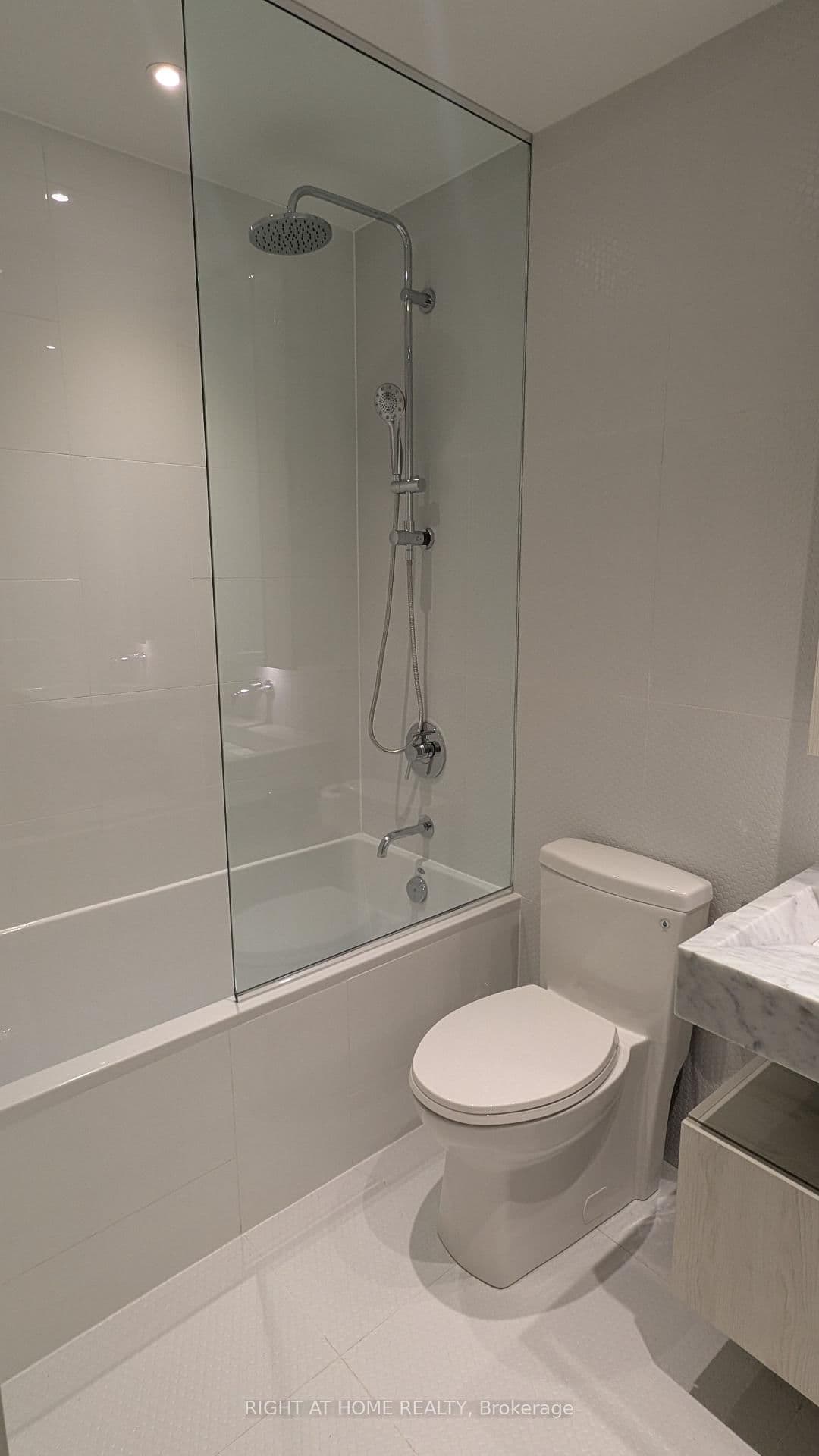 11 Yorkville Avenue, Unit 1108 thumbnail 18