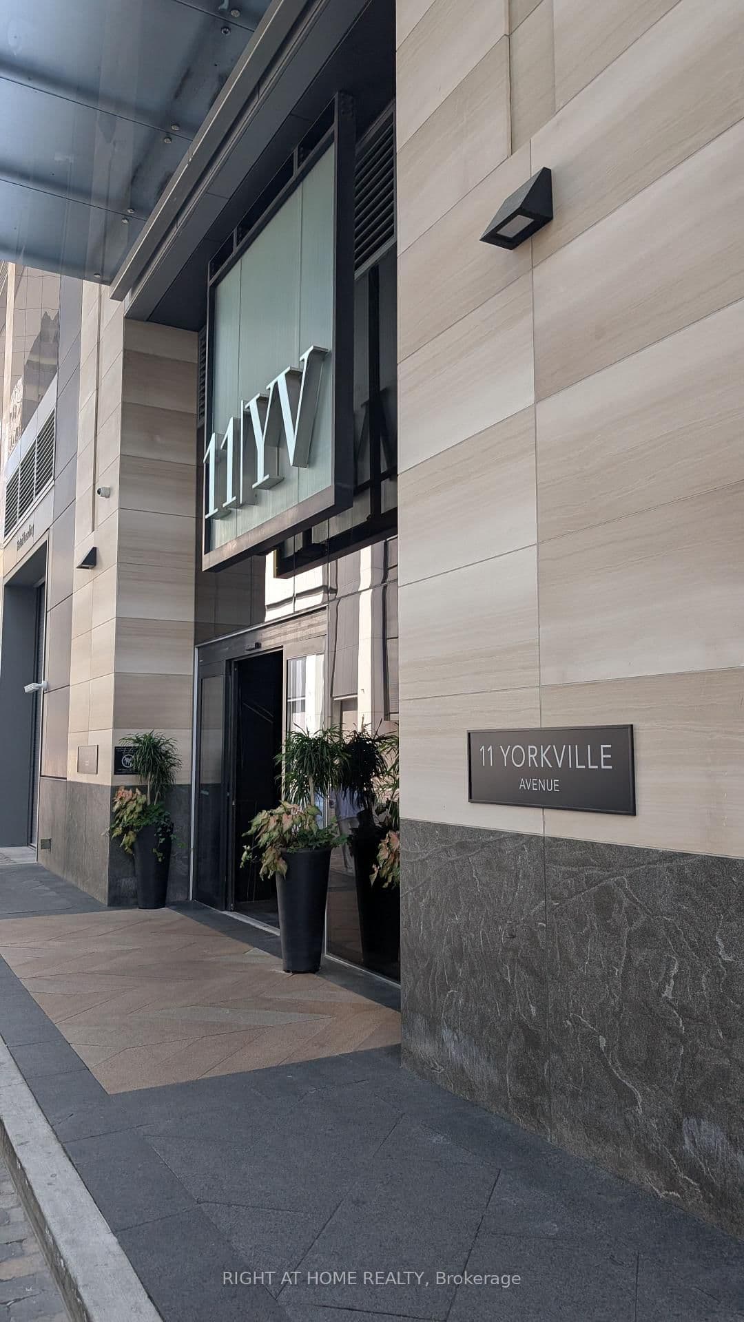 11 Yorkville Avenue, Unit 1108 thumbnail 2