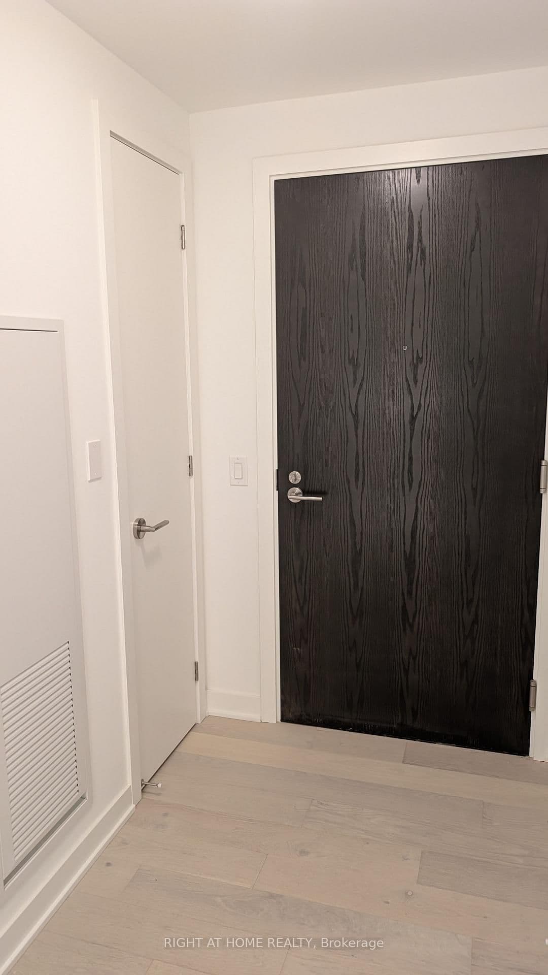 11 Yorkville Avenue, Unit 1108 thumbnail 6