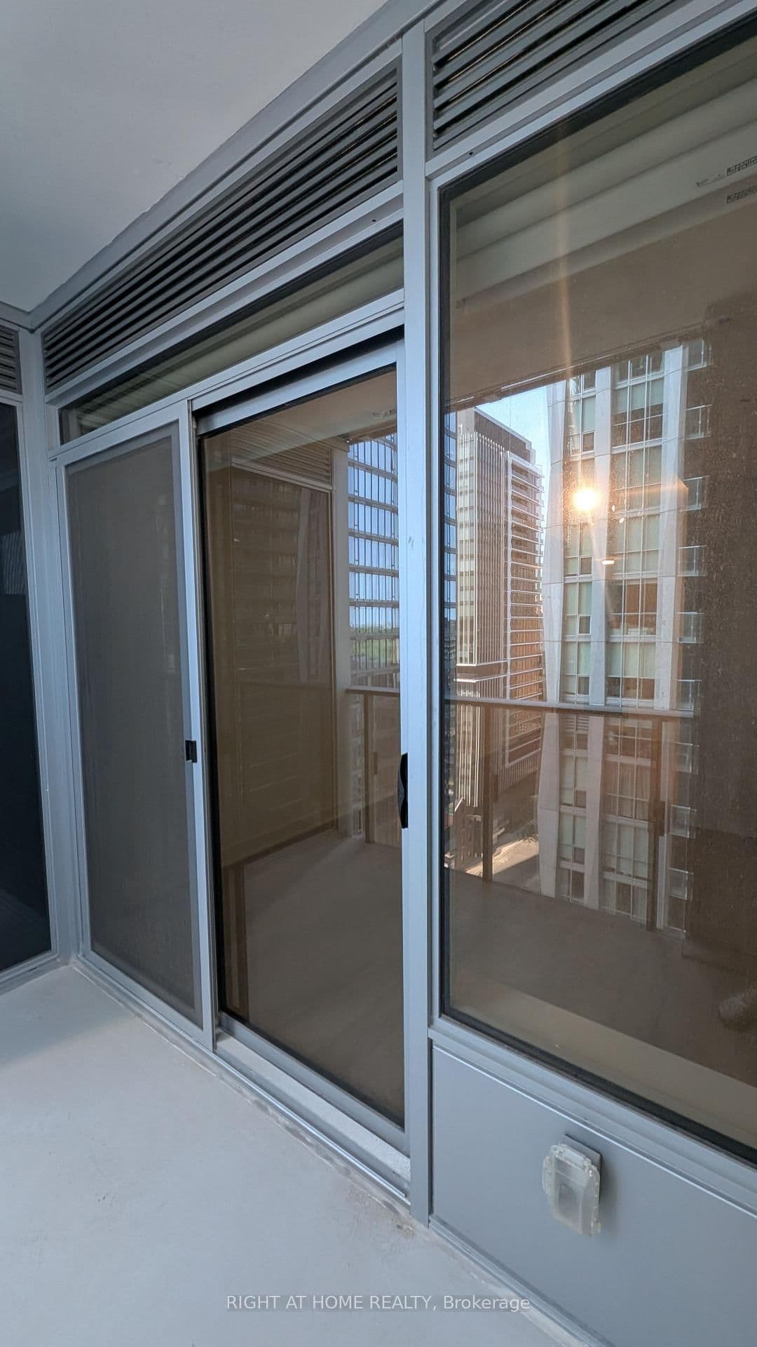 11 Yorkville Avenue, Unit 1108 thumbnail 8