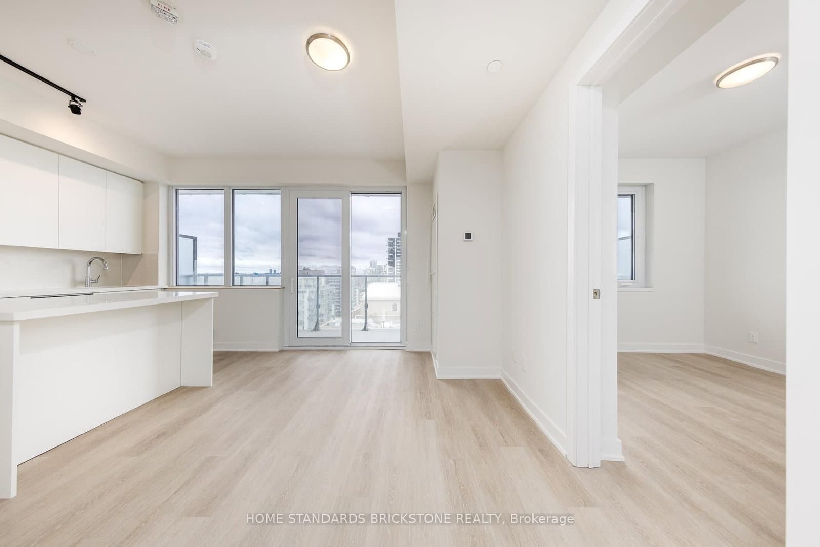 15 ellerslie Avenue, Unit 2009 thumbnail 3