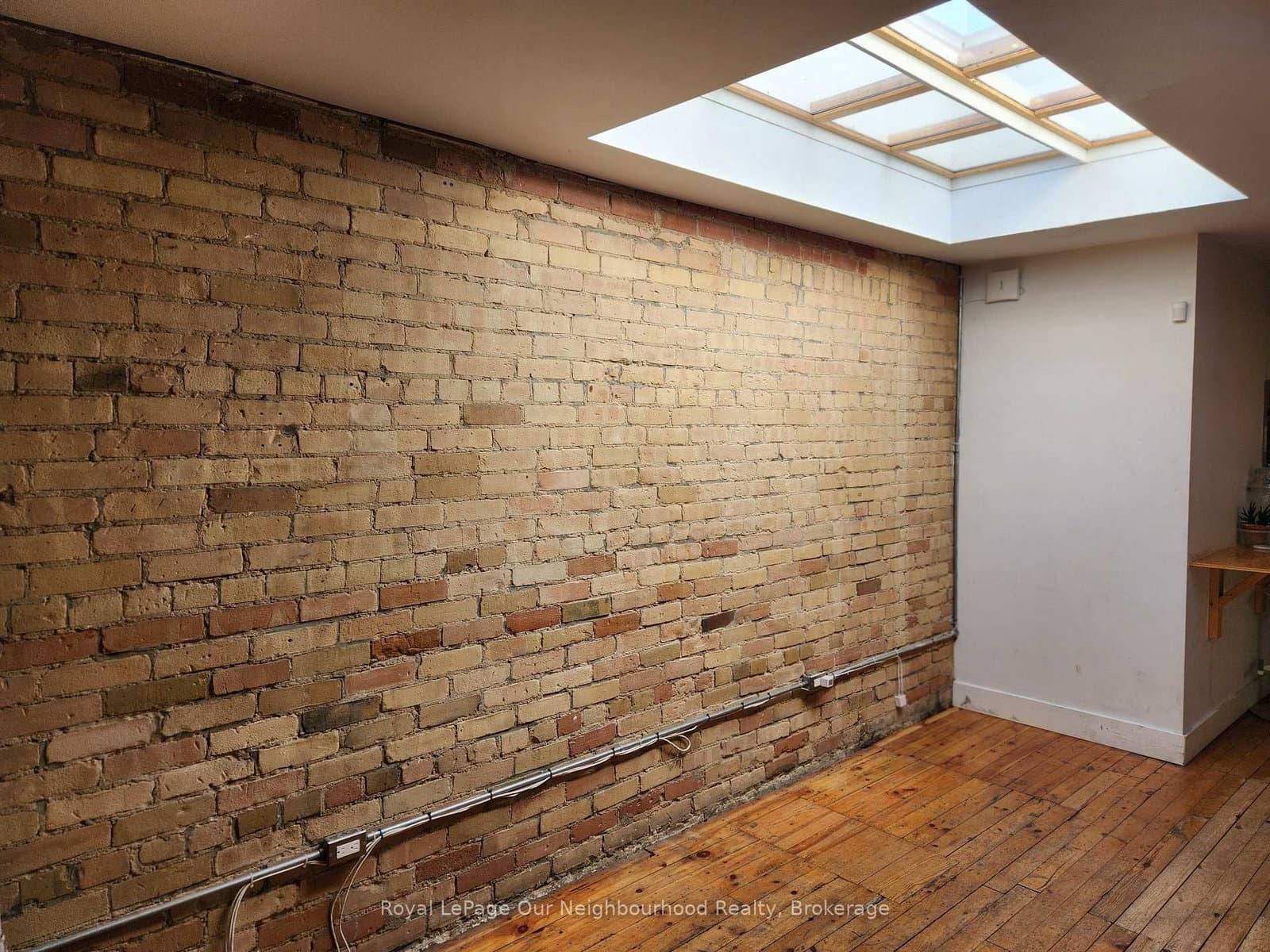412 Bloor Street W, Unit 301 thumbnail 3