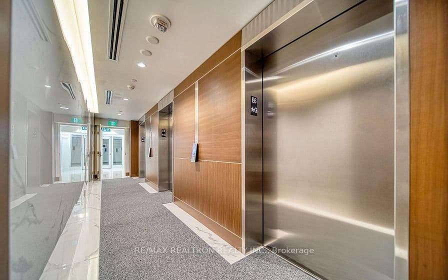 85 Mcmahon Drive W, Unit 3005 thumbnail 3