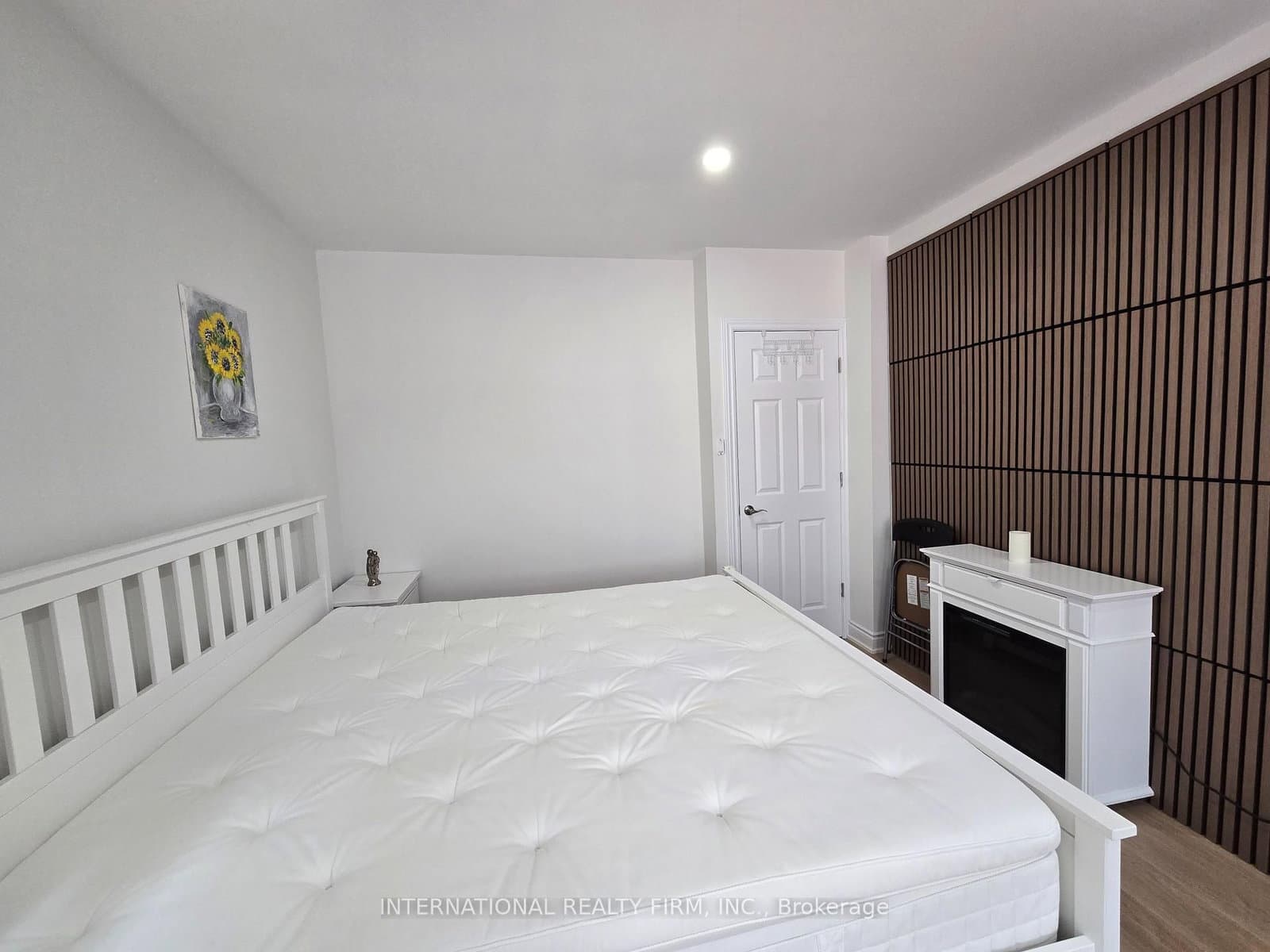 261 Soudan Avenue, Unit Main thumbnail 9