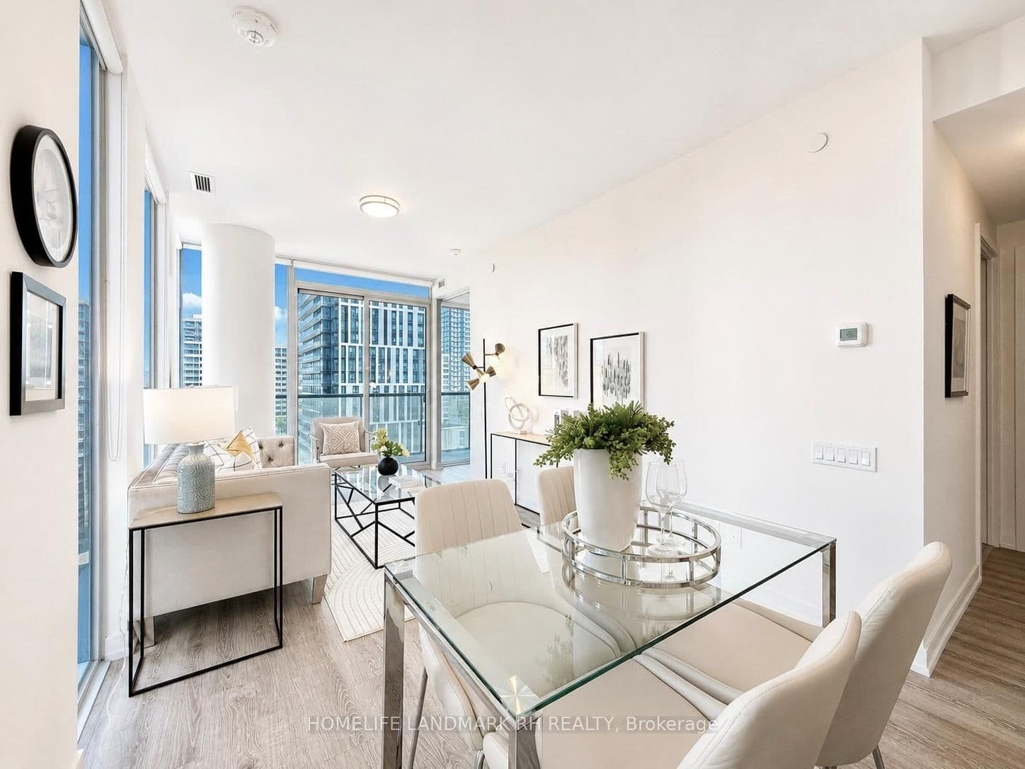 28 Wellesley Street E, Unit 1004 thumbnail 8