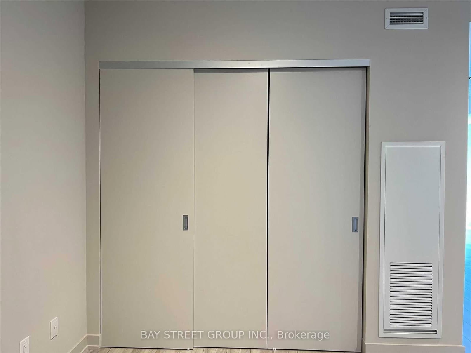 458 Richmond Street W, Unit 1504 thumbnail 11