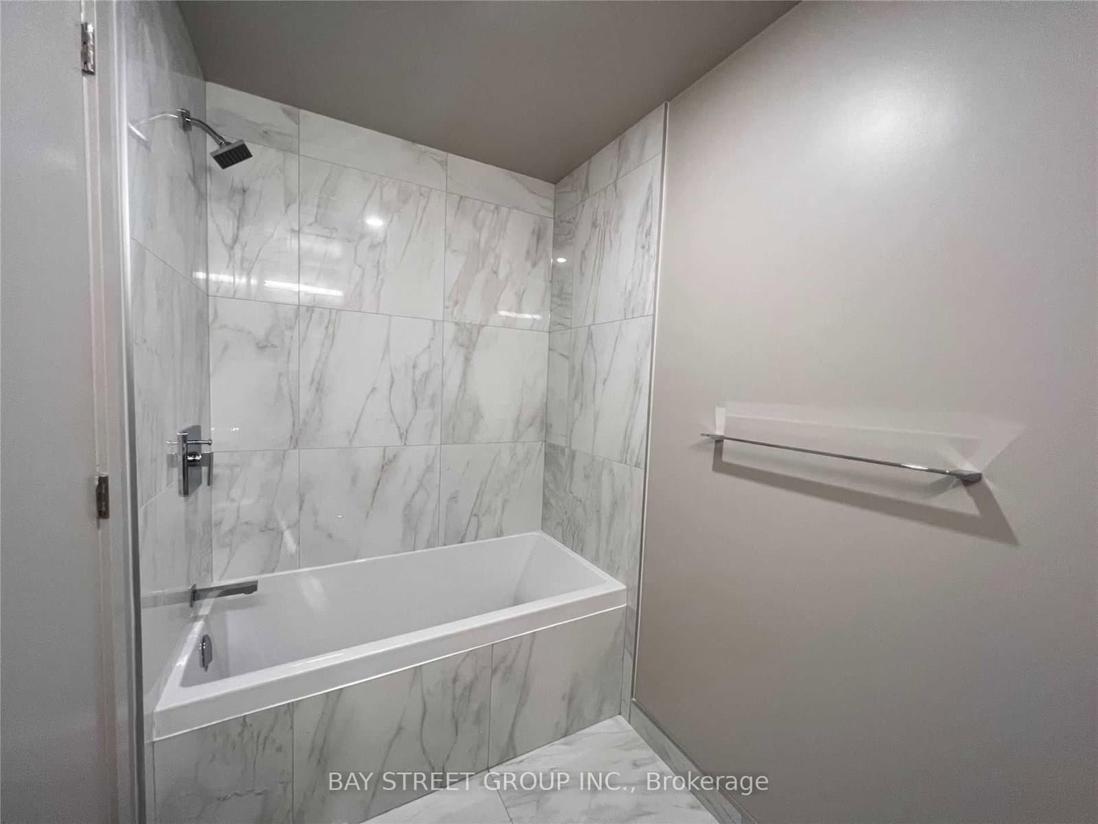 458 Richmond Street W, Unit 1504 thumbnail 17