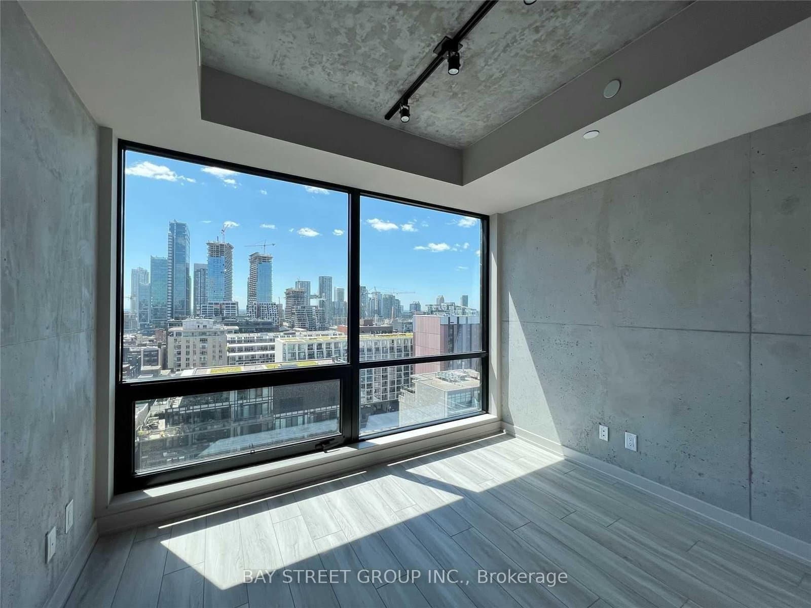 458 Richmond Street W, Unit 1504 thumbnail 8