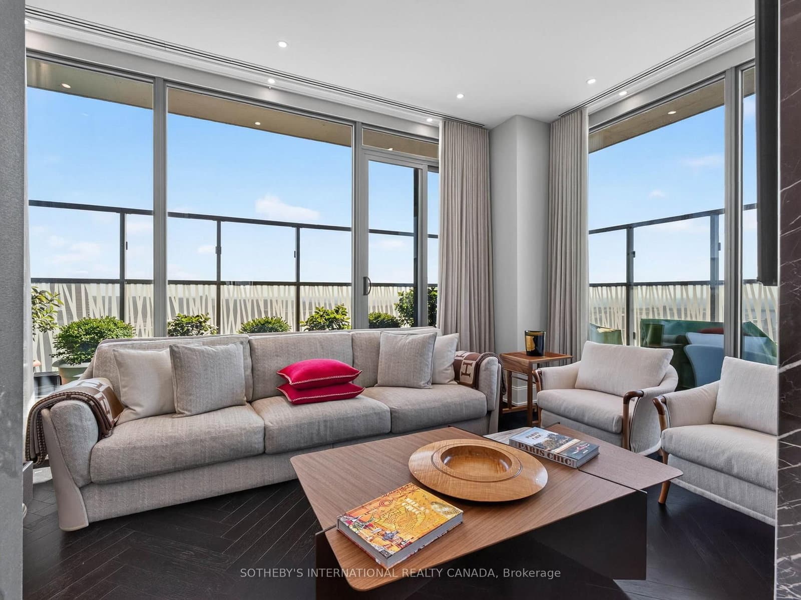 50 Charles Street E, Unit 5501 thumbnail 11
