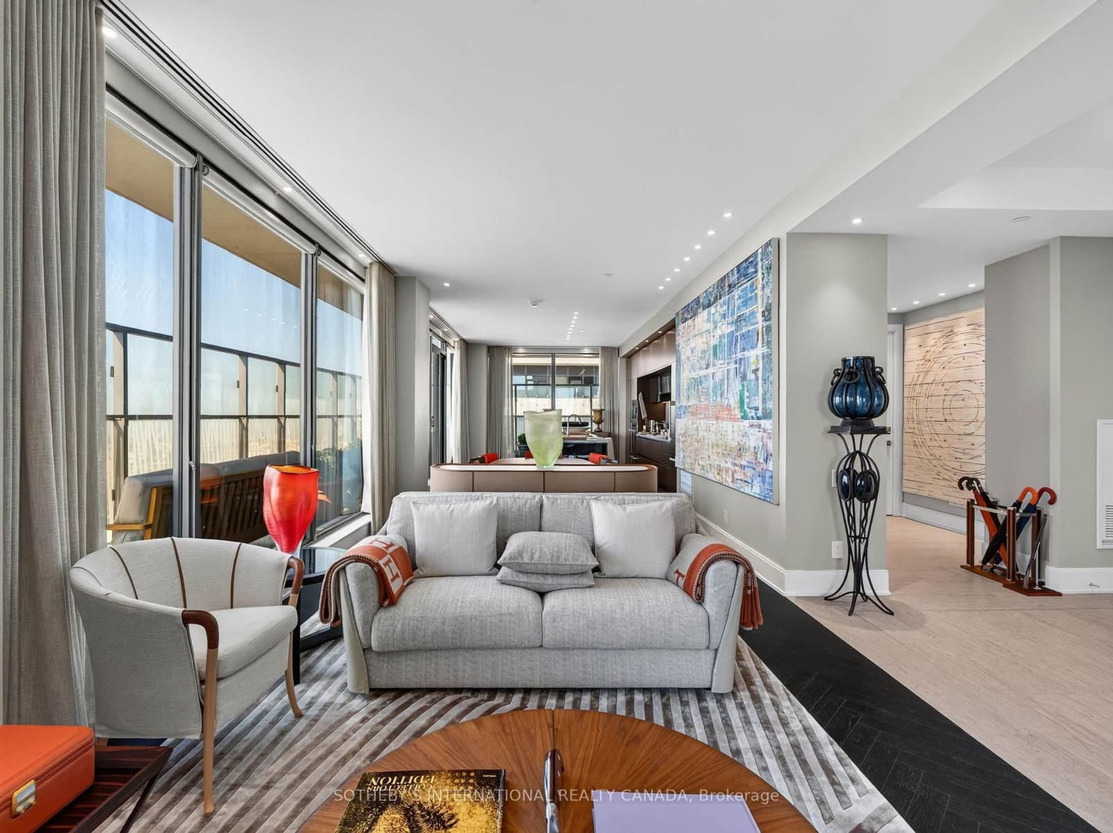 50 Charles Street E, Unit 5501 thumbnail 16