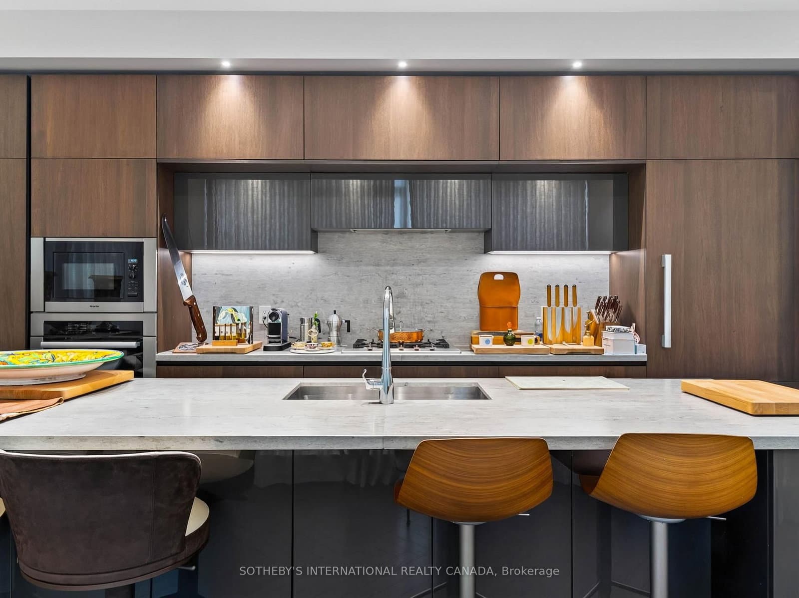 50 Charles Street E, Unit 5501 thumbnail 21