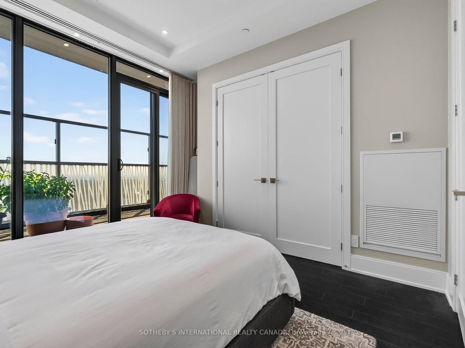 50 Charles Street E, Unit 5501 thumbnail 27