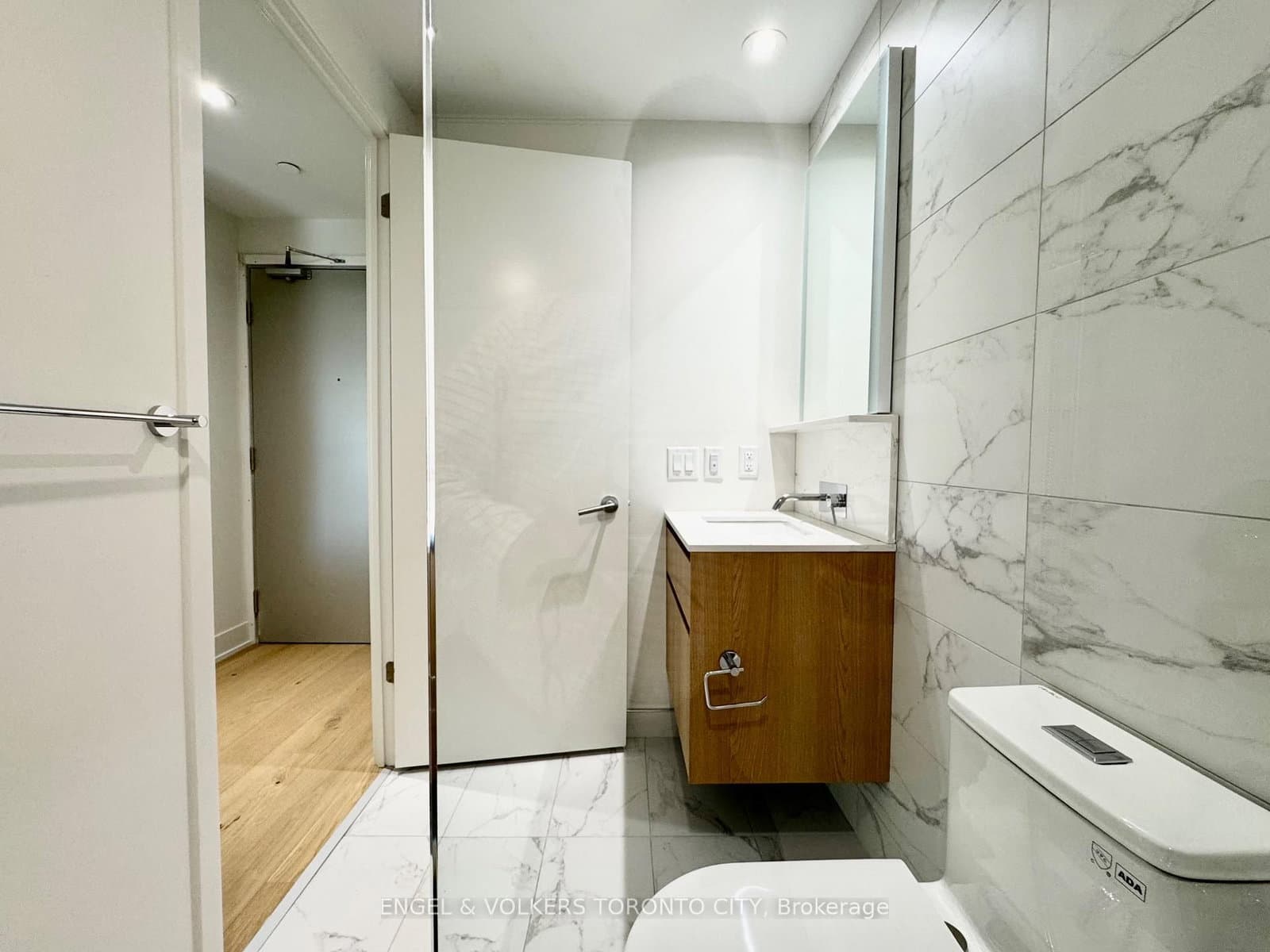 322 Dupont Street, Unit 207 thumbnail 13