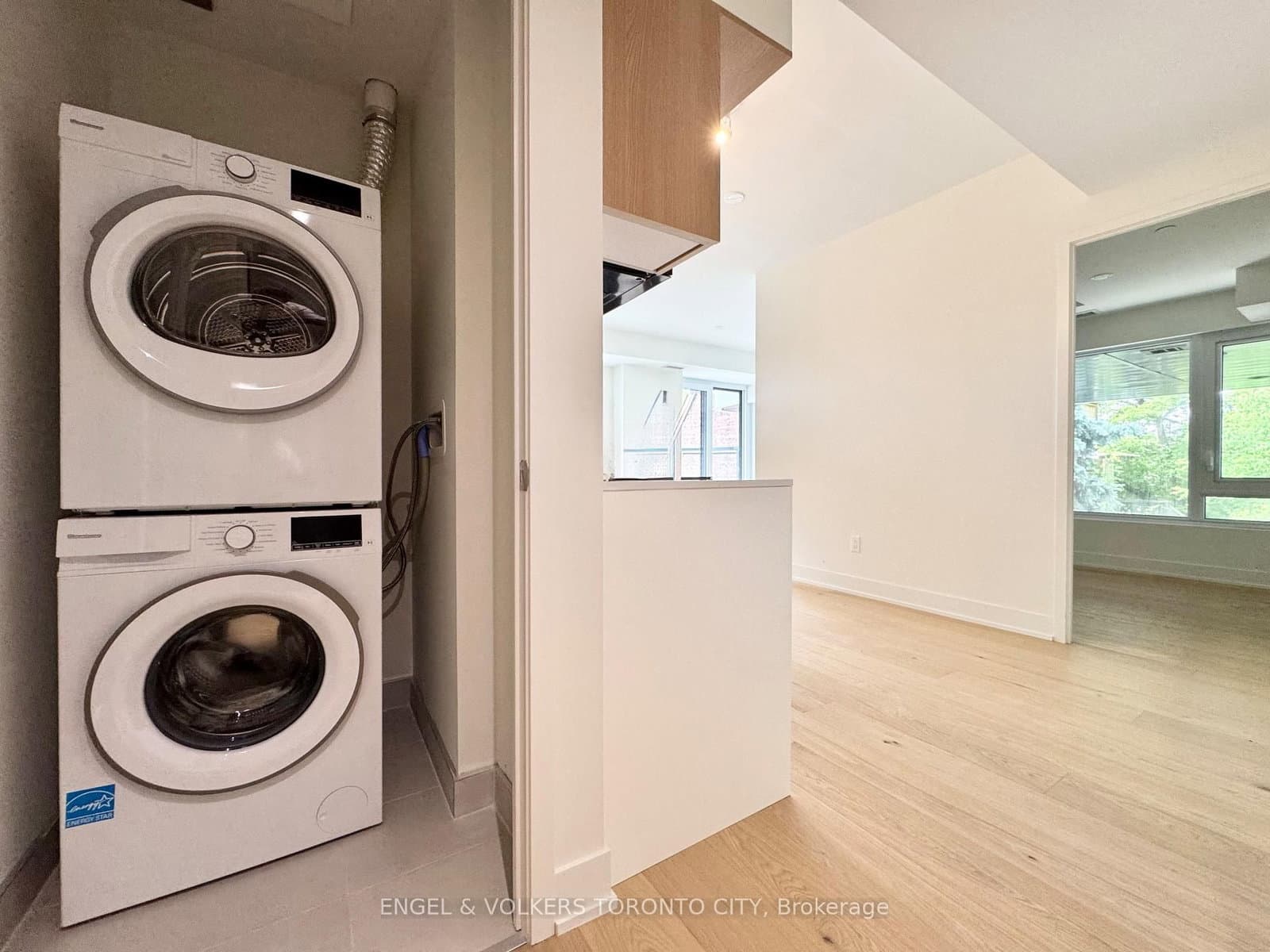 322 Dupont Street, Unit 207 thumbnail 15