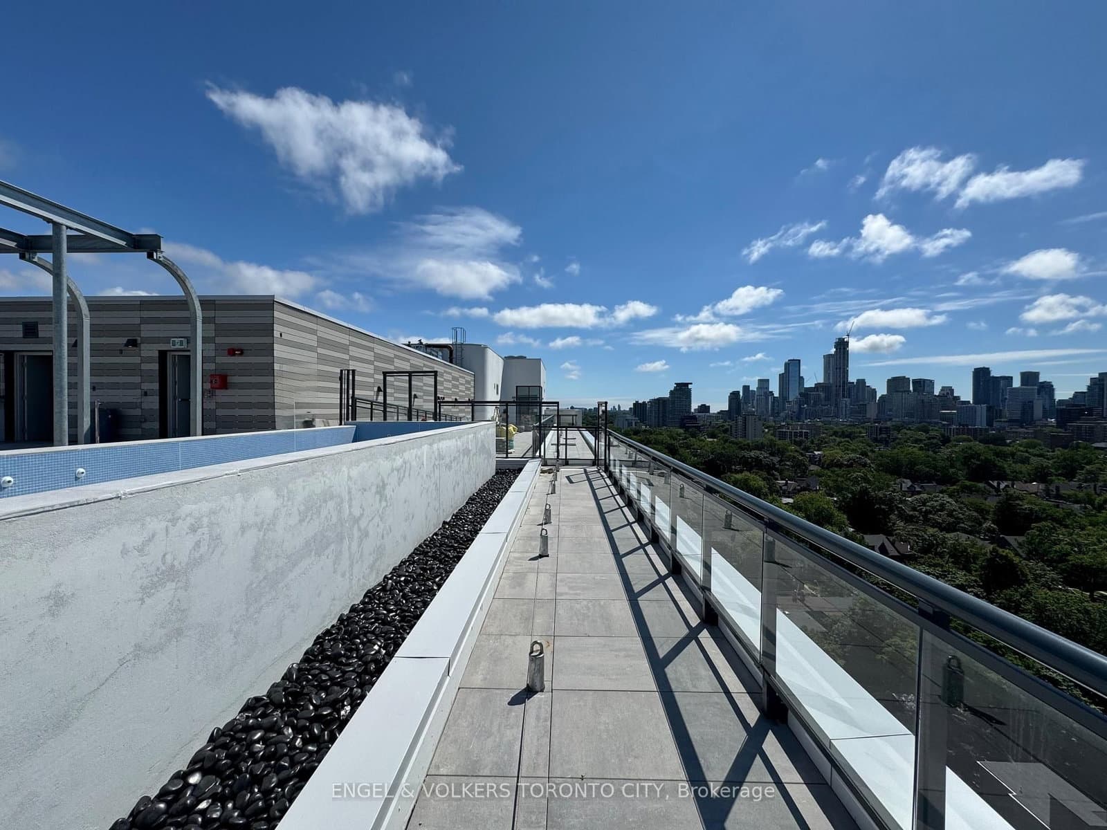 322 Dupont Street, Unit 207 thumbnail 19