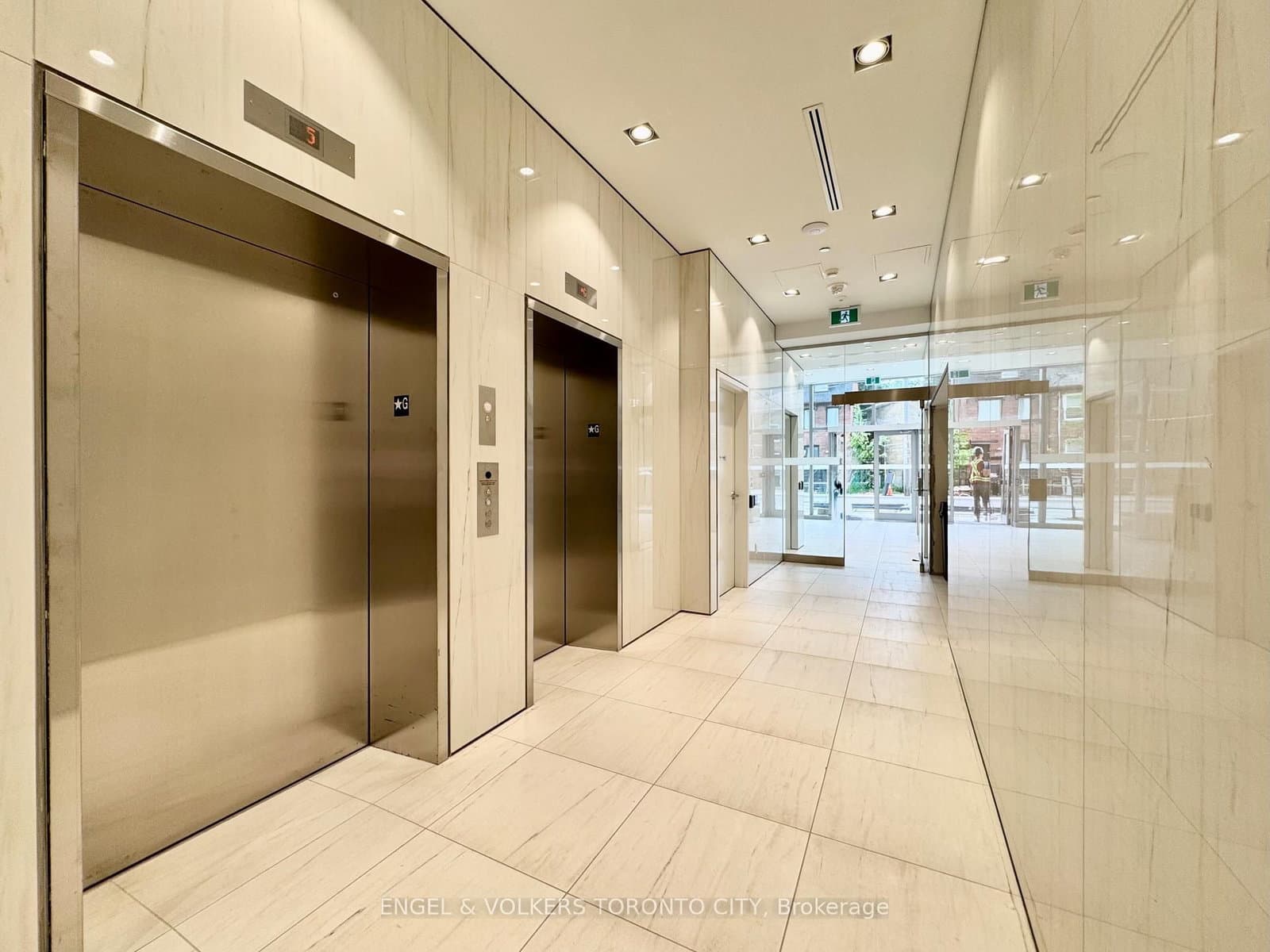322 Dupont Street, Unit 207 thumbnail 20