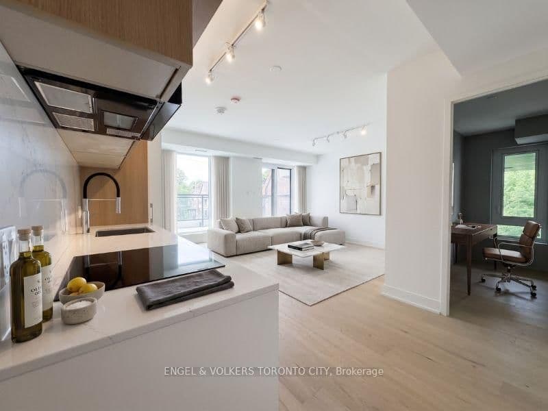 322 Dupont Street, Unit 207 thumbnail 5