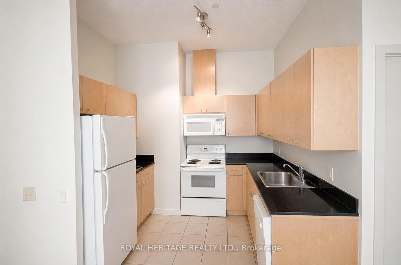 373 Front Street W, Unit 102 thumbnail 6
