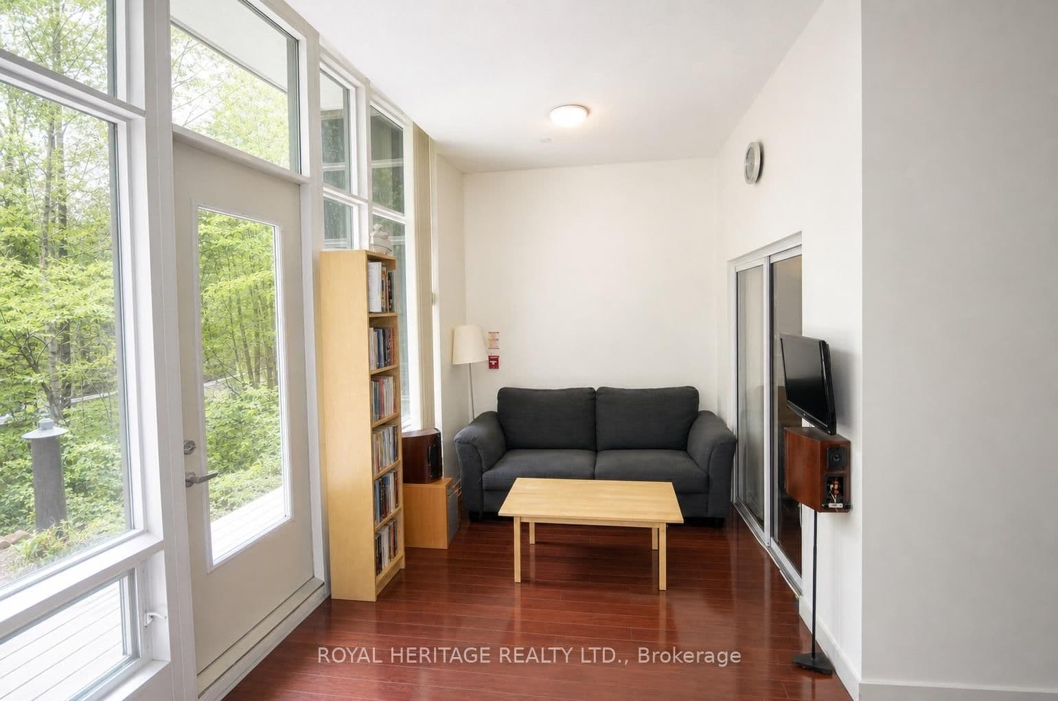 373 Front Street W, Unit 102 thumbnail 9