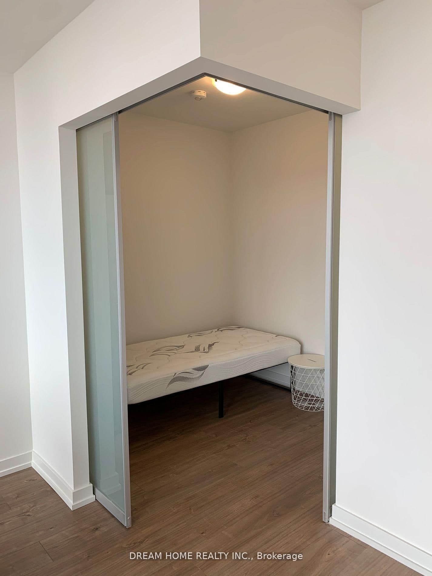 203 College Street, Unit 3003 thumbnail 9