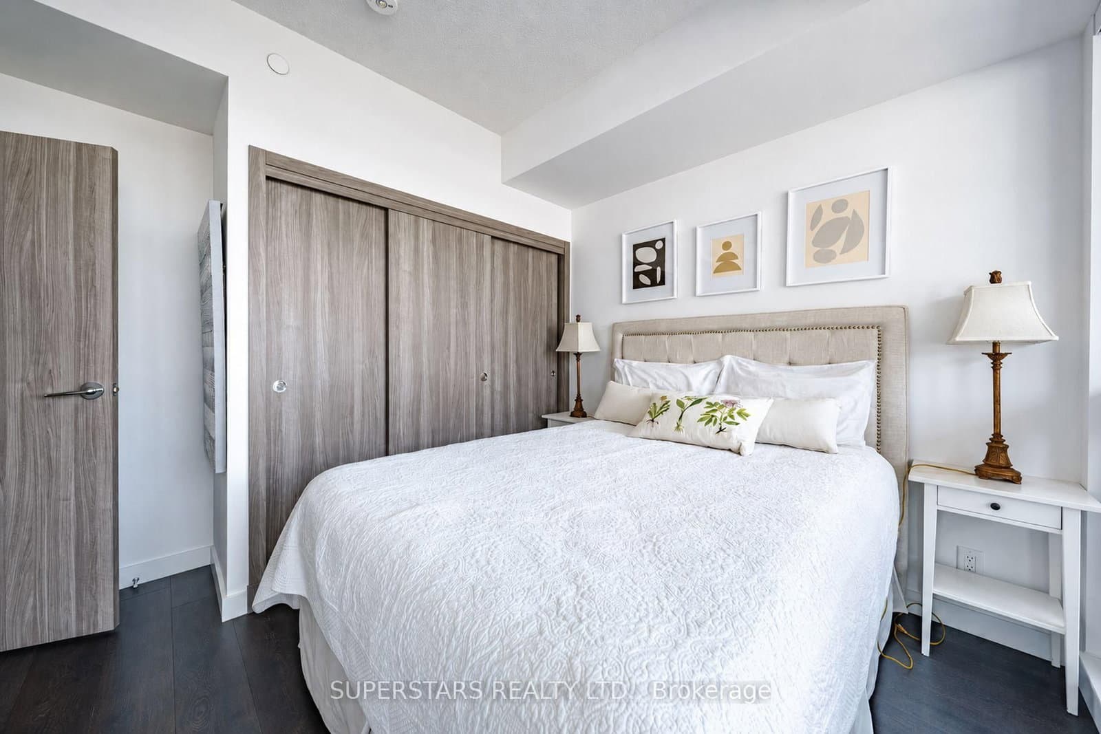 27 McMahon Drive, Unit 810 thumbnail 11