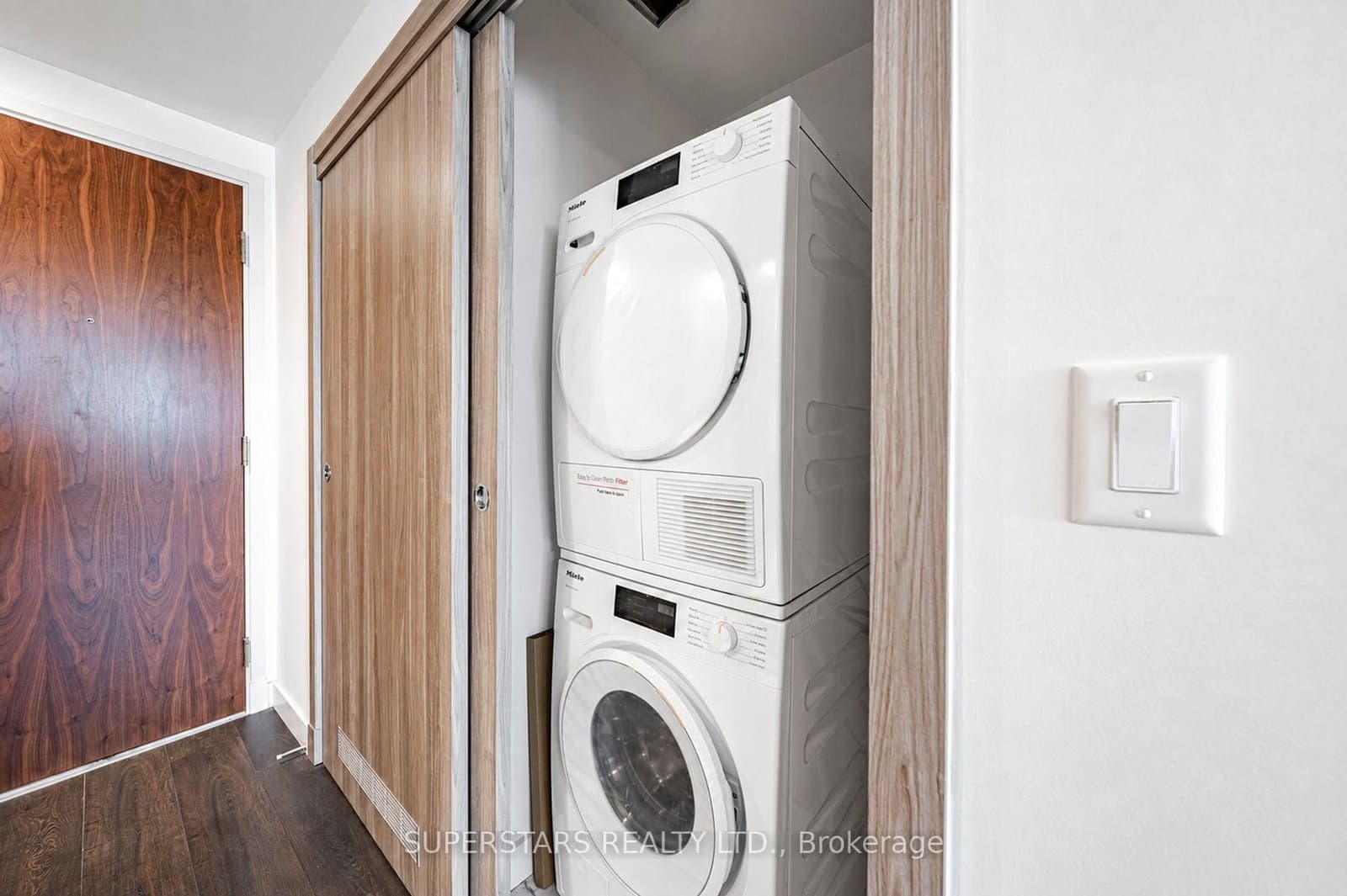 27 McMahon Drive, Unit 810 thumbnail 14