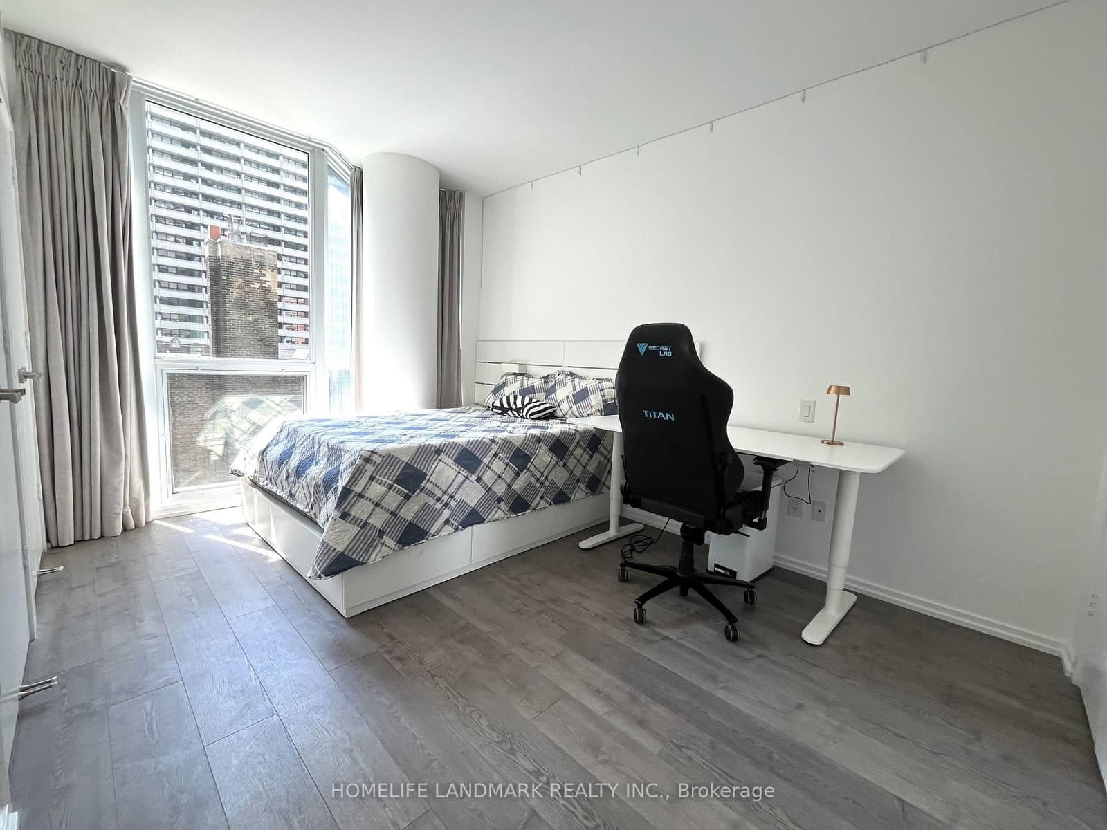 45 Charles Street E, Unit 311 thumbnail 11