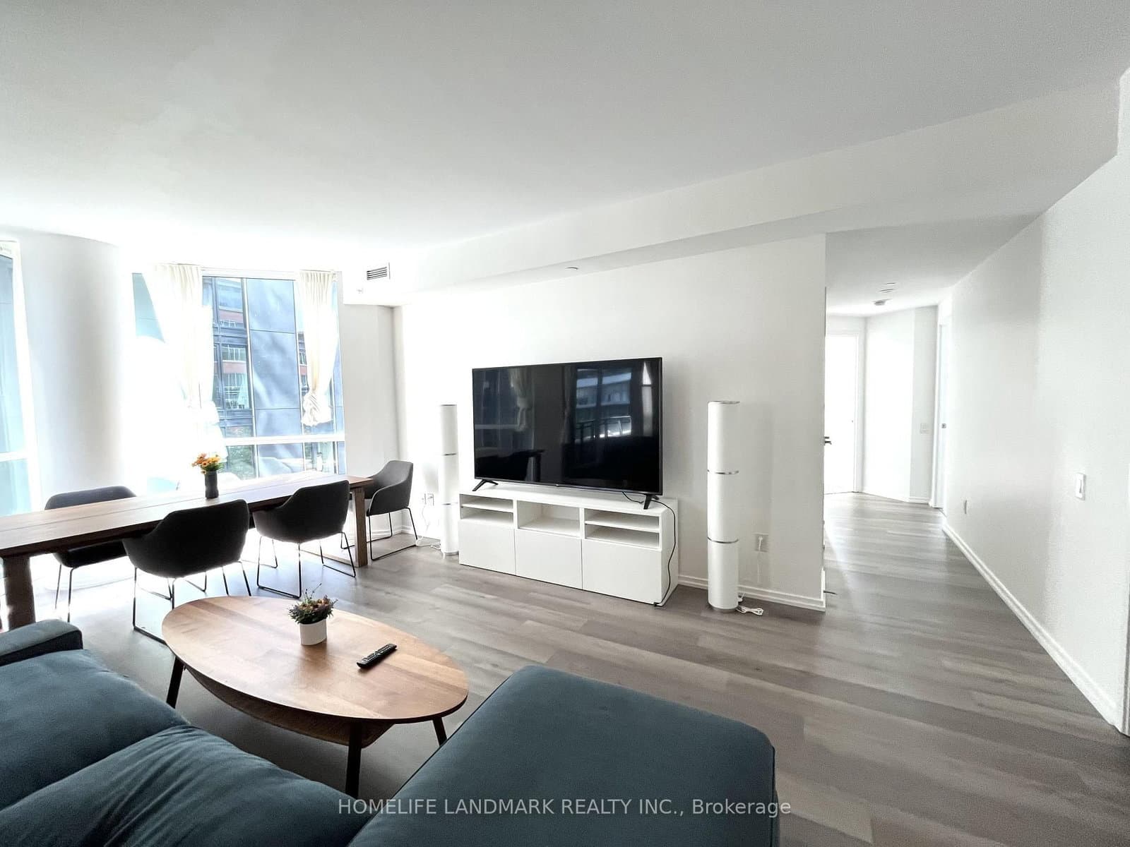 45 Charles Street E, Unit 311 thumbnail 3