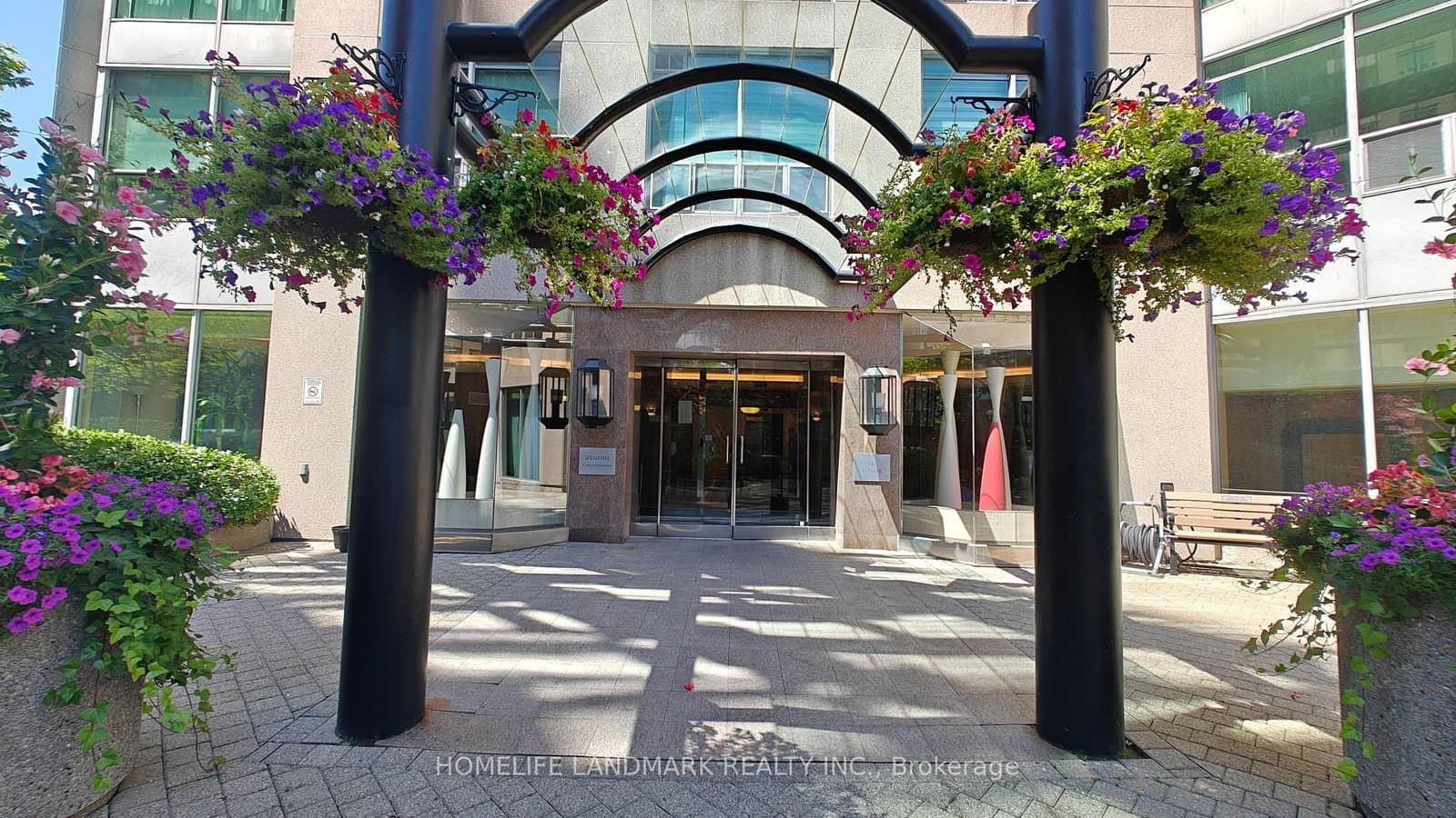 942 Yonge Street, Unit 1116 thumbnail 2