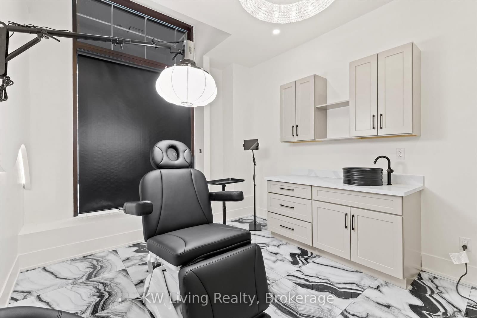 38 Avenue Road, Unit 1-2 thumbnail 12