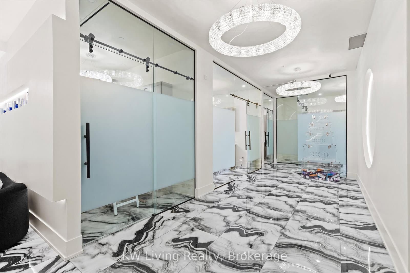 38 Avenue Road, Unit 1-2 thumbnail 9