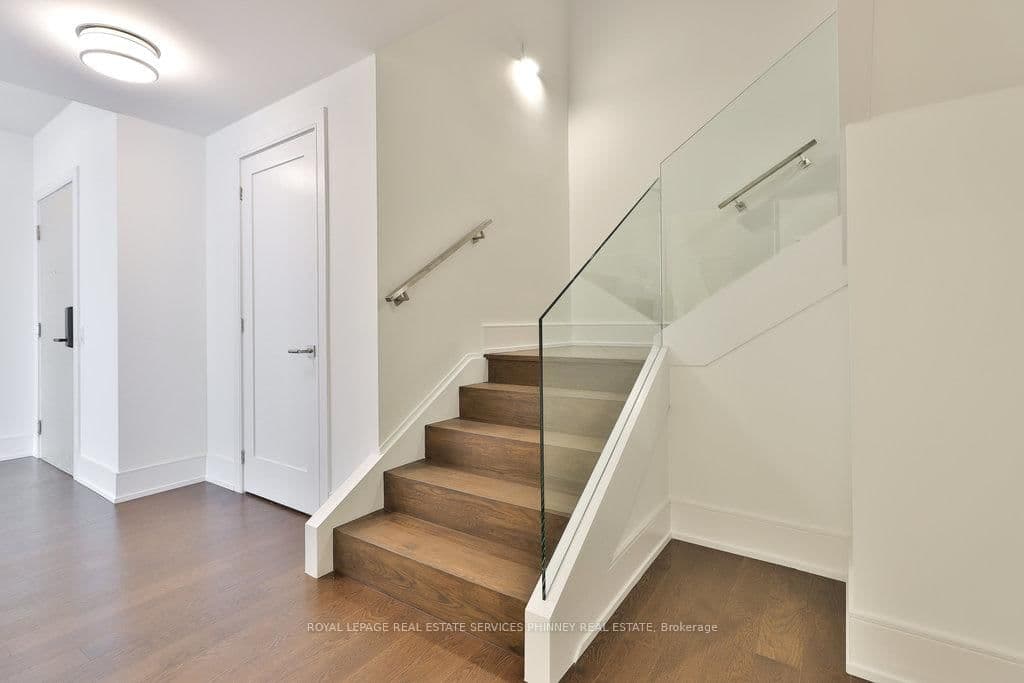 155 Merchants' Wharf, Unit 214 thumbnail 17