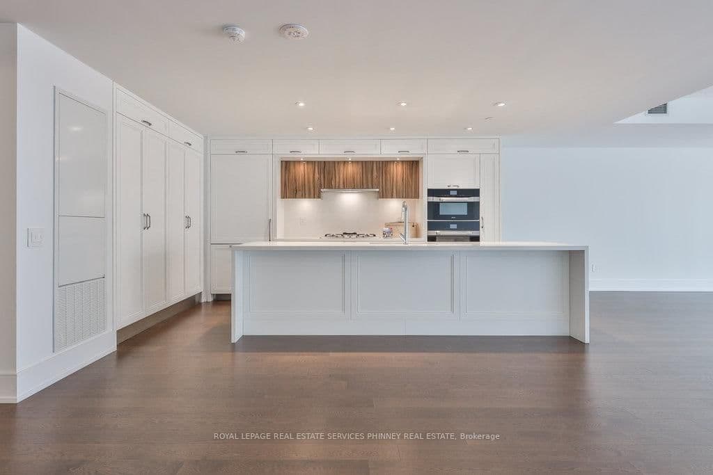 155 Merchants' Wharf, Unit 214 thumbnail 2