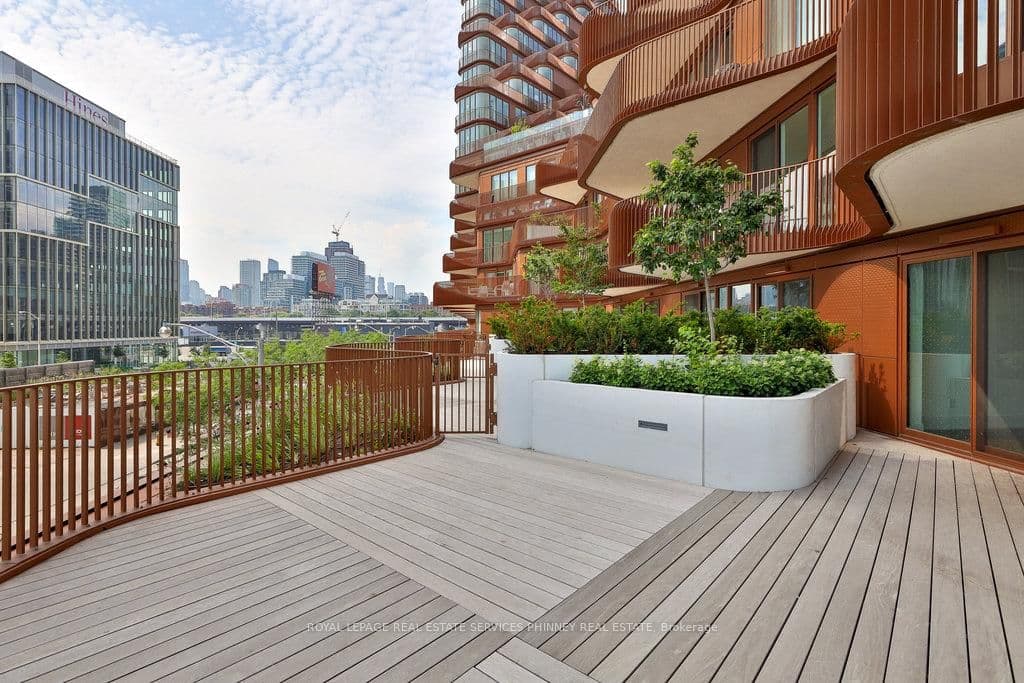 155 Merchants' Wharf, Unit 214 thumbnail 26
