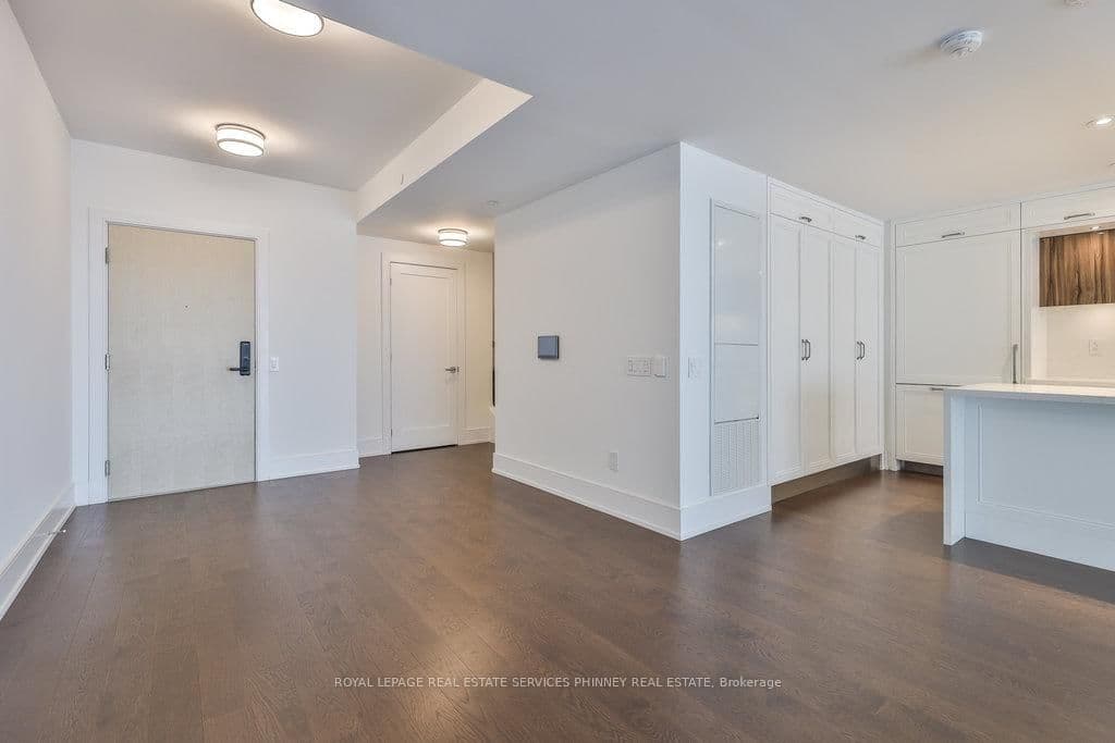 155 Merchants' Wharf, Unit 214 thumbnail 3