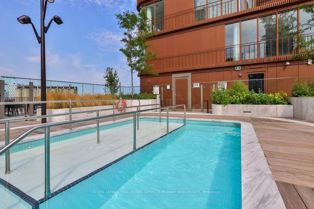 155 Merchants' Wharf, Unit 214 thumbnail 35