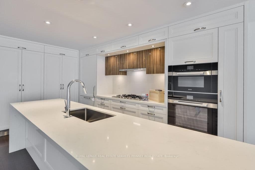 155 Merchants' Wharf, Unit 214 thumbnail 5