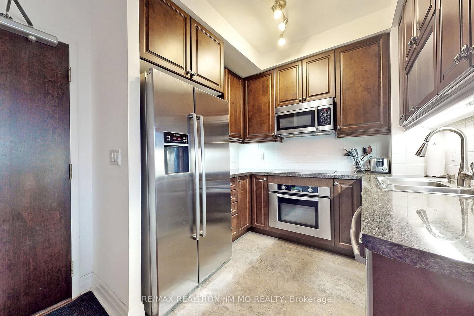 35 Balmuto Street, Unit 1602 thumbnail 10