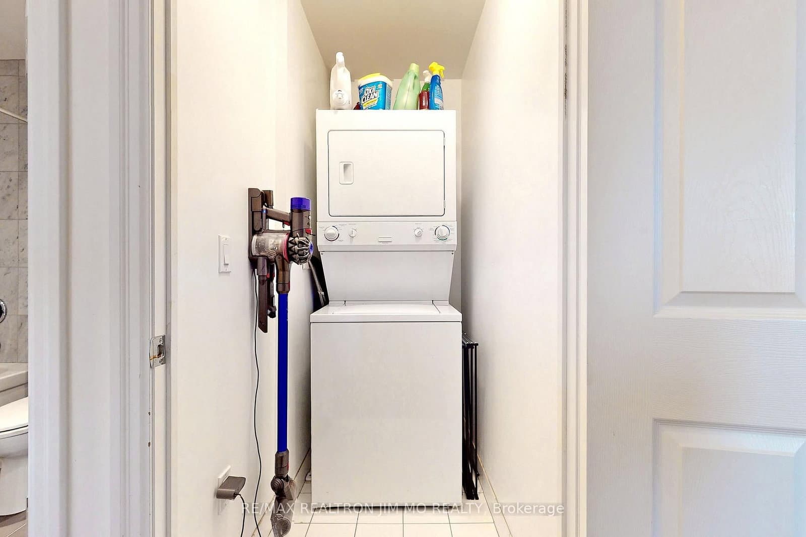 35 Balmuto Street, Unit 1602 thumbnail 14