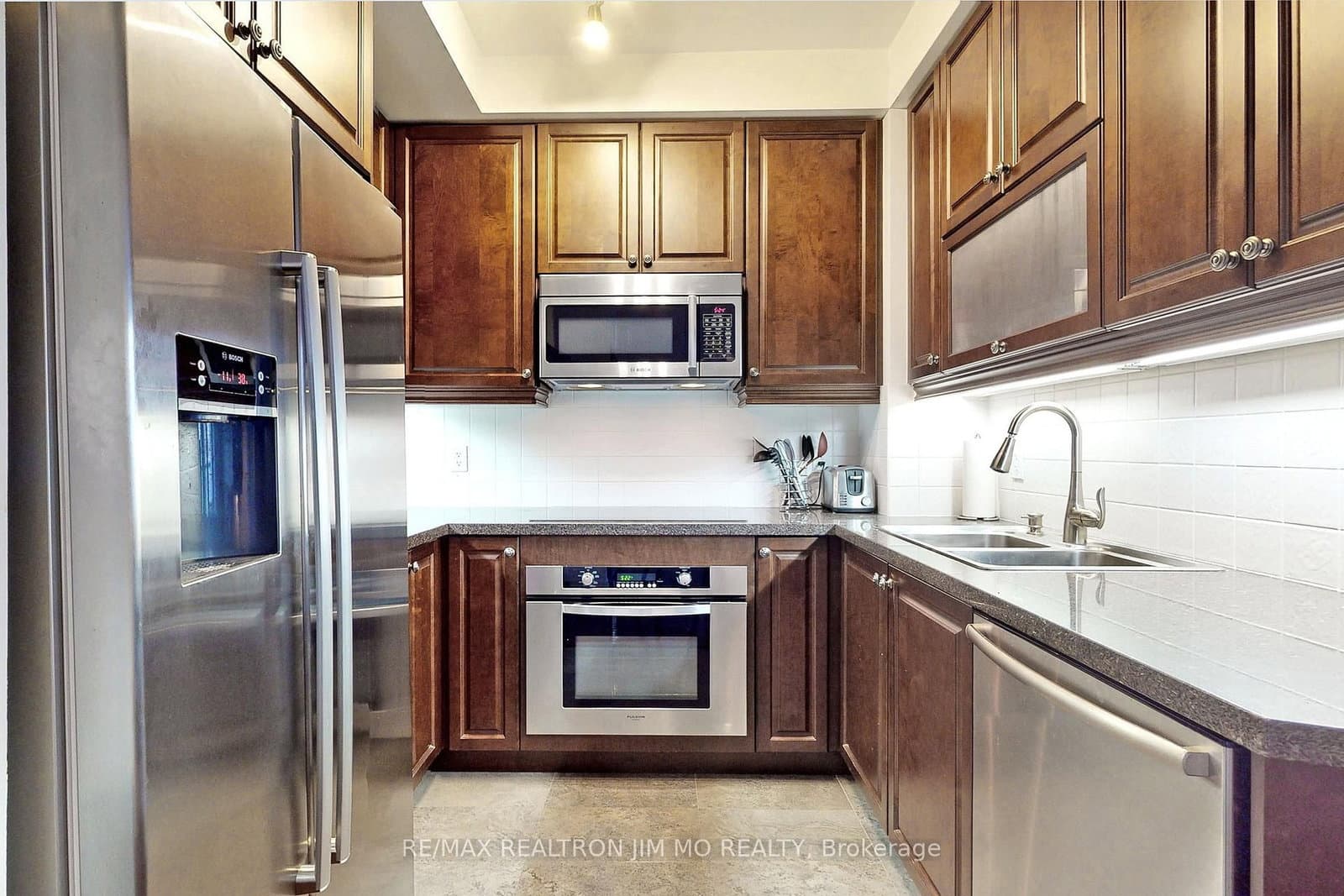 35 Balmuto Street, Unit 1602 thumbnail 9