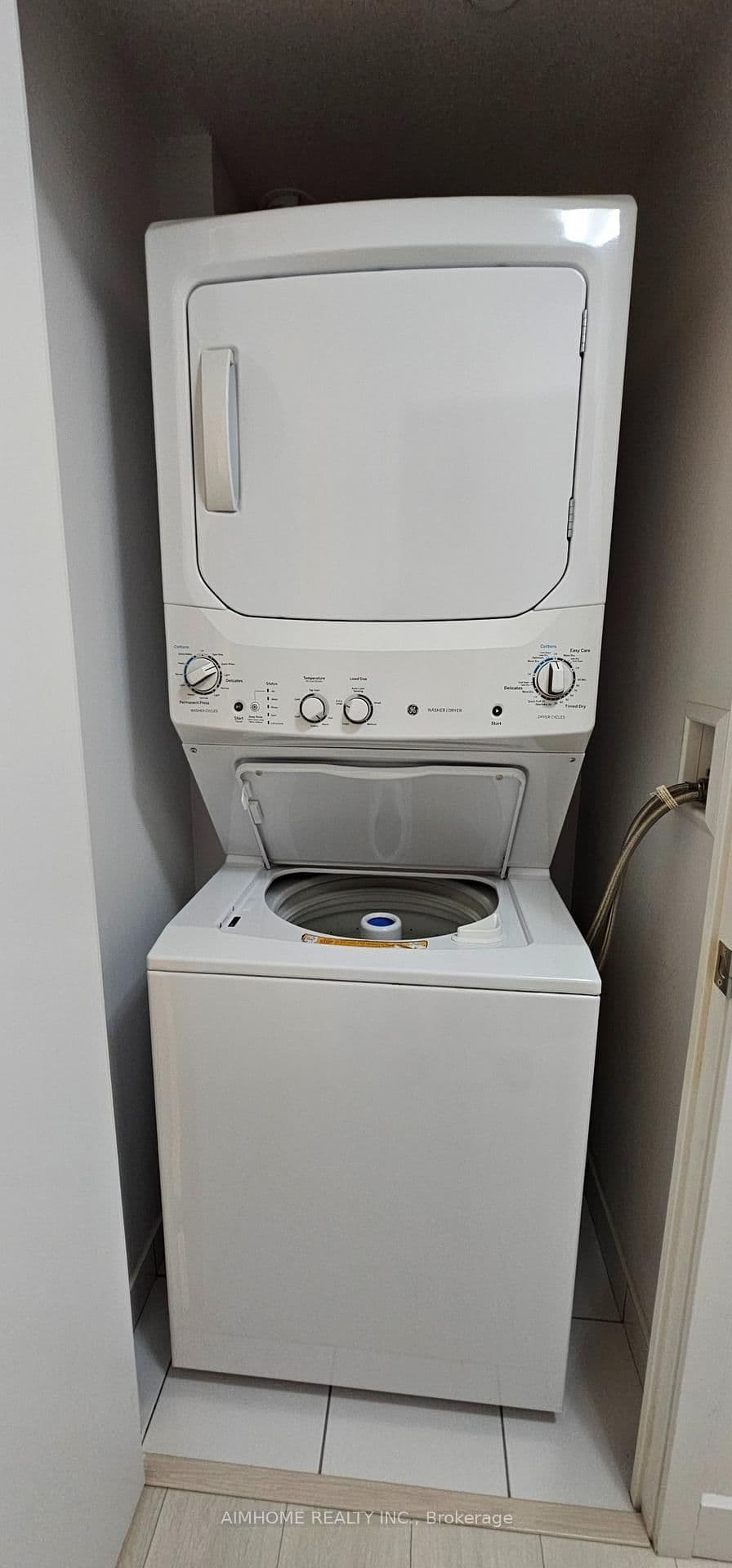 8 Eglinton Avenue E, Unit 1711 thumbnail 11