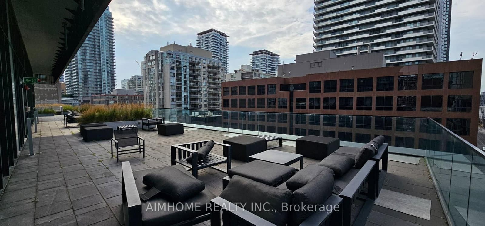 8 Eglinton Avenue E, Unit 1711 thumbnail 15